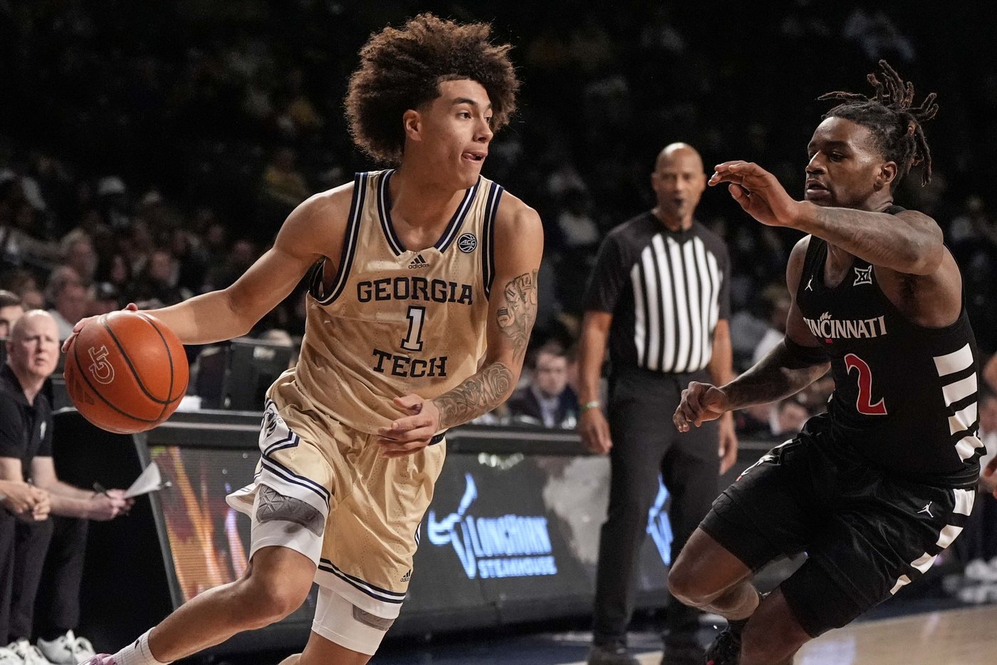 Mitchell leads No. 18 Cincinnati in rout of Georgia Tech 81-58 | iNFOnews.ca Mitchell leads No. 18 Cincinnati in rout of Georgia Tech 81-58 | iNFOnews.ca