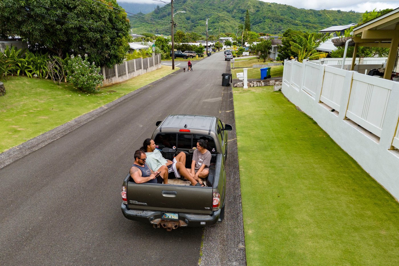 Hawaii raises truck bed-riding age to 16 as roads get faster, testing a cherished island tradition | iNFOnews.ca
