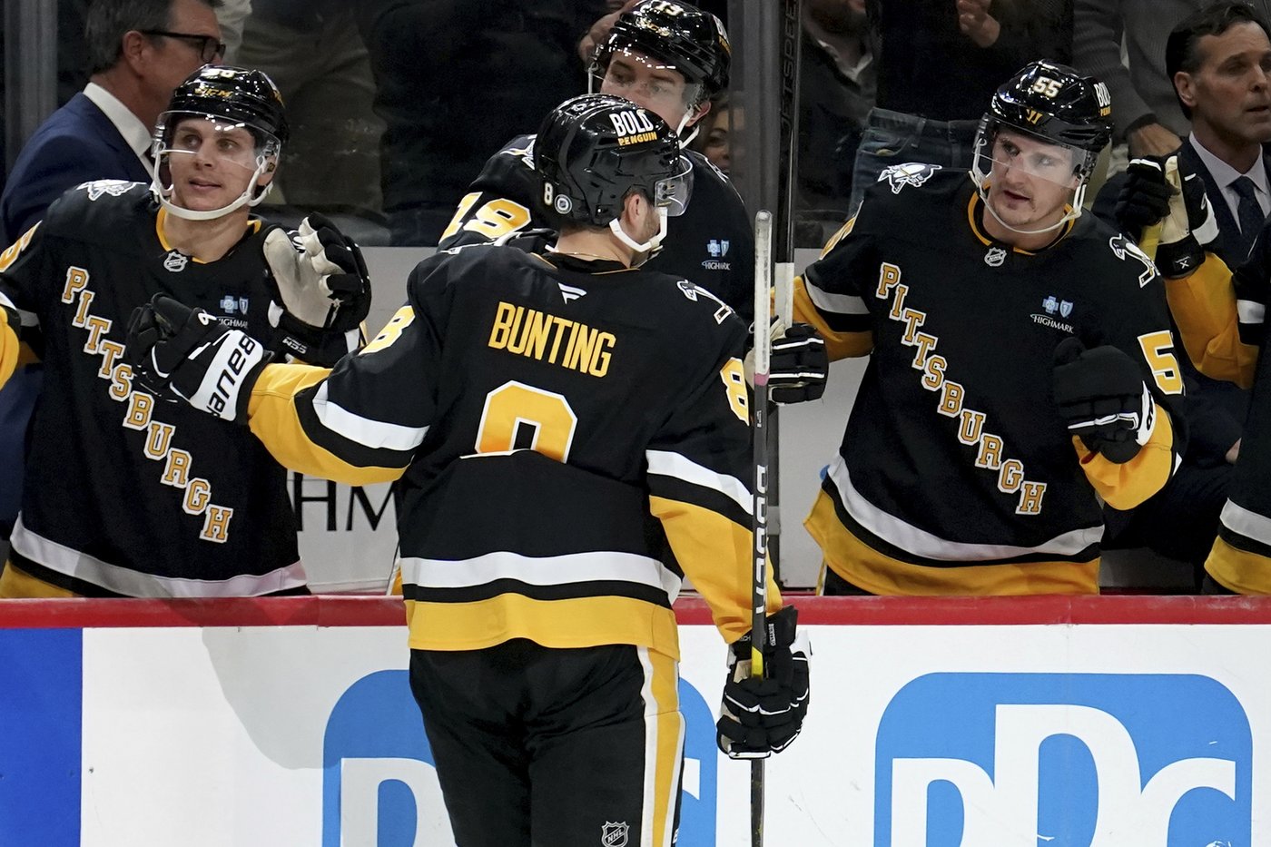 Rantanen records hat trick in 600th game and adds two assists as the Avalanche drill Pittsburgh 6-2 | iNFOnews.ca