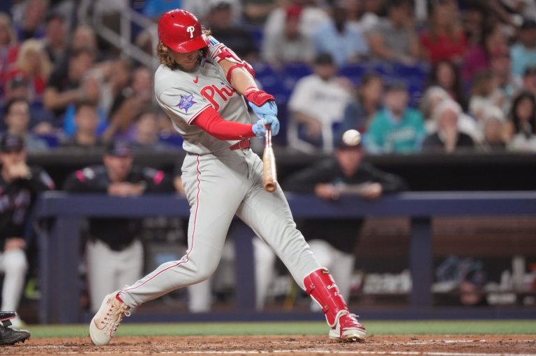 Wheeler throws 6 strong innings, Stott homers to help Phillies beat Marlins 6-5 | iNFOnews.ca