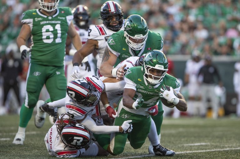 Roughriders roll Redblacks 42-20 as visitor's winless skid hits eight straight | iNFOnews.ca