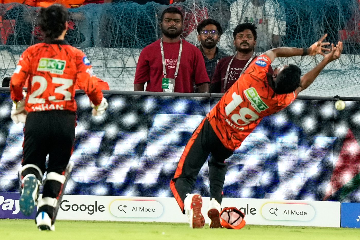 Bengaluru roars into IPL final as Patidar powers 92-run win over Gujarat | iNFOnews.ca