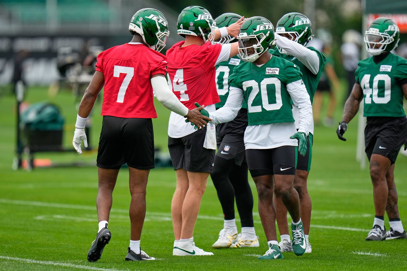 No slogans or hype speeches as Aaron Glenn's Jets open camp and chase improvement | iNFOnews.ca