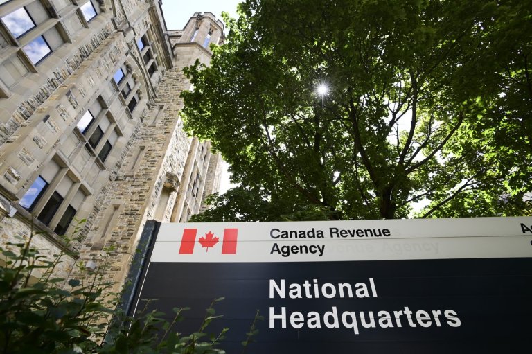 CRA worker arrested for identity theft and trafficking information in Vancouver | iNFOnews.ca