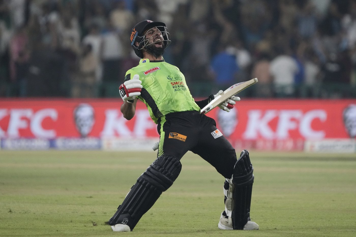Raza arrives just in time from England to lead Lahore to PSL title | iNFOnews.ca