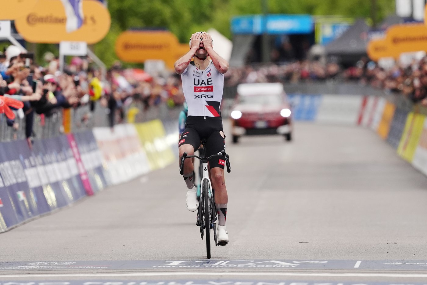 Arrieta wins stage 5 of Giro despite going the wrong way and Eulálio takes the overall lead | iNFOnews.ca
