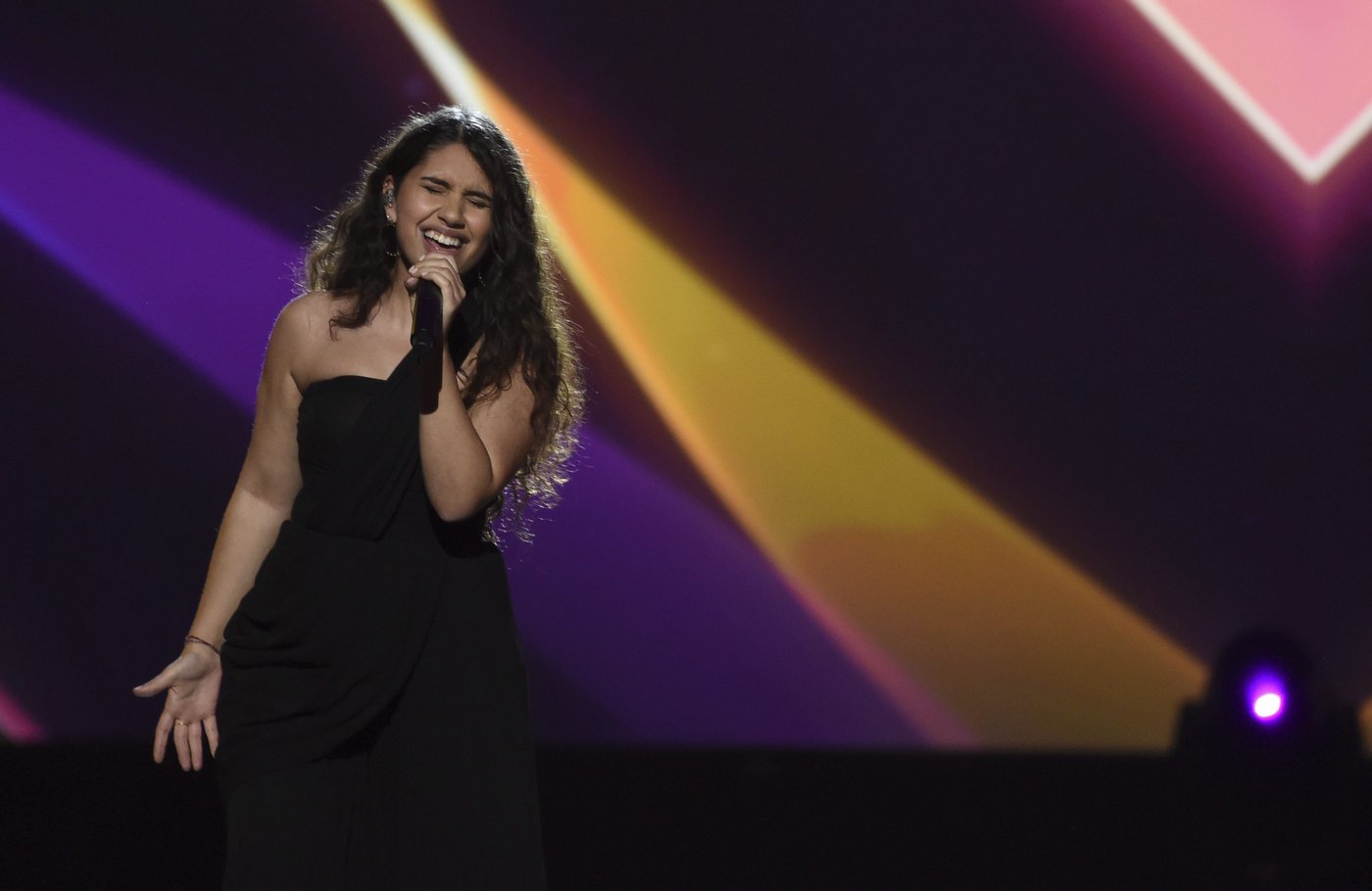 Alessia Cara cancels Latin America tour, blames local promoter for losing 'faith' | iNFOnews.ca