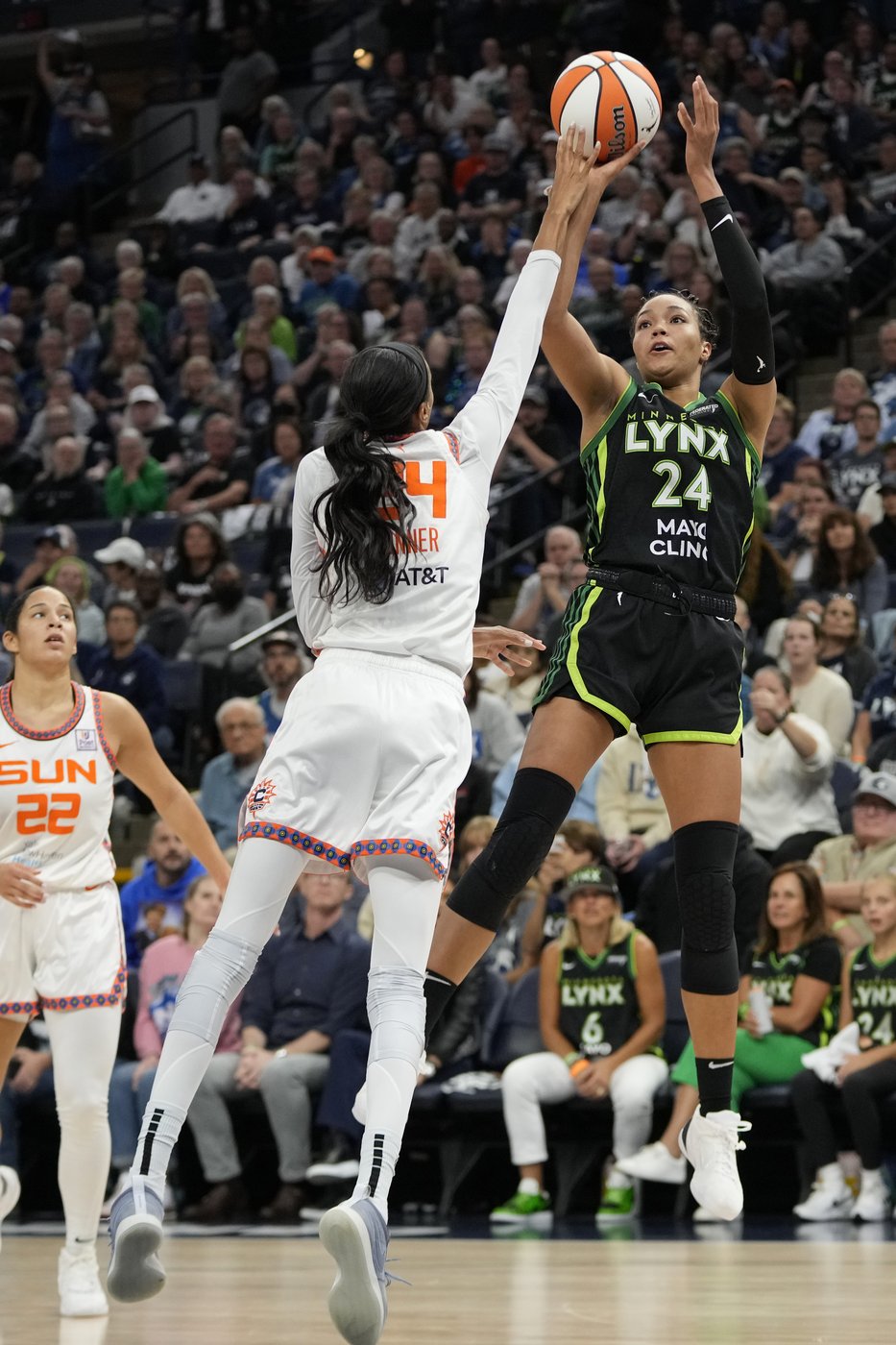Lynx return to finals with 88-77 win over Sun in Game 5 behind Collier's 27 points, 11 rebounds | iNFOnews.ca Lynx return to finals with 88-77 win over Sun in Game 5 behind Collier's 27 points, 11 rebounds | iNFOnews.ca