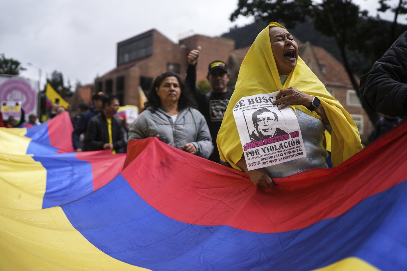 Thousands of Colombians take to the streets to reject proposed reforms and rebuke the president | iNFOnews.ca Thousands of Colombians take to the streets to reject proposed reforms and rebuke the president | iNFOnews.ca