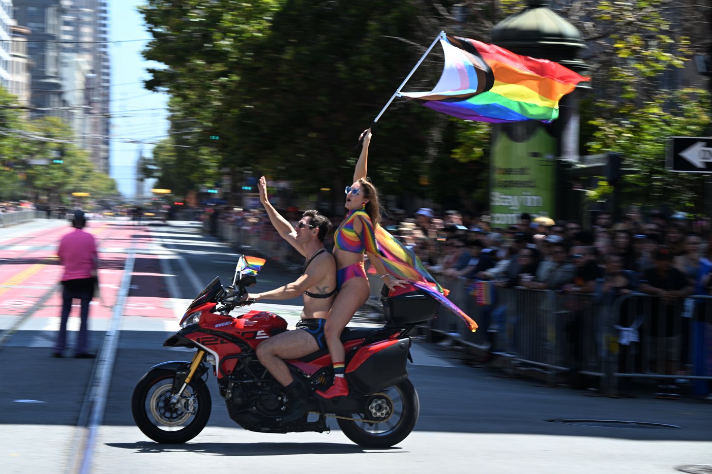 Parades in NYC and San Francisco wrap up LGBTQ+ Pride Month | iNFOnews.ca Parades in NYC and San Francisco wrap up LGBTQ+ Pride Month | iNFOnews.ca