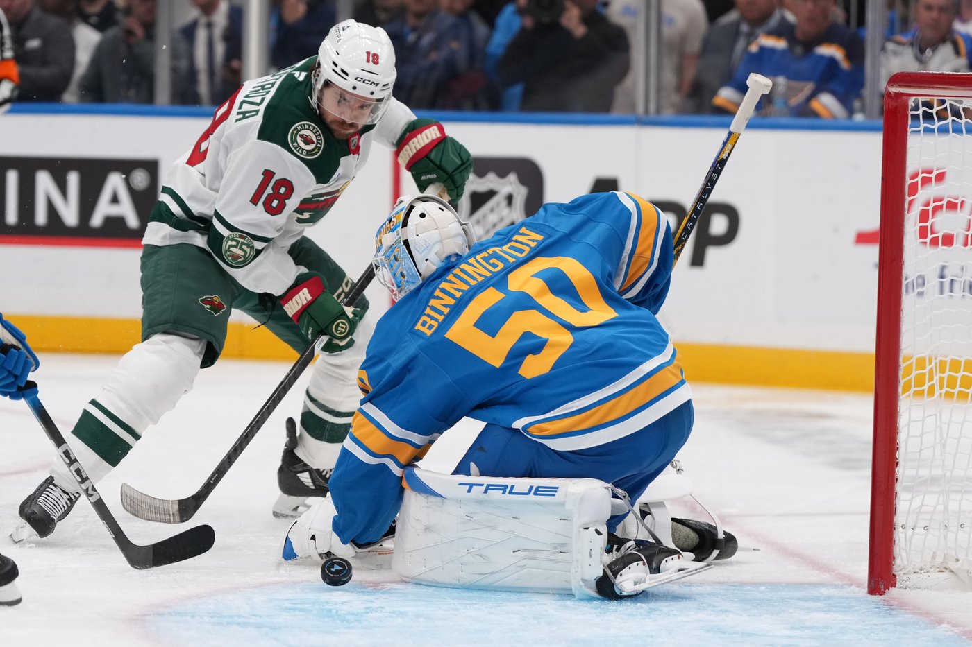 Hartman scores twice, Gustavsson makes 27 saves in Wild's 5-0 win over Blues in opener | iNFOnews.ca