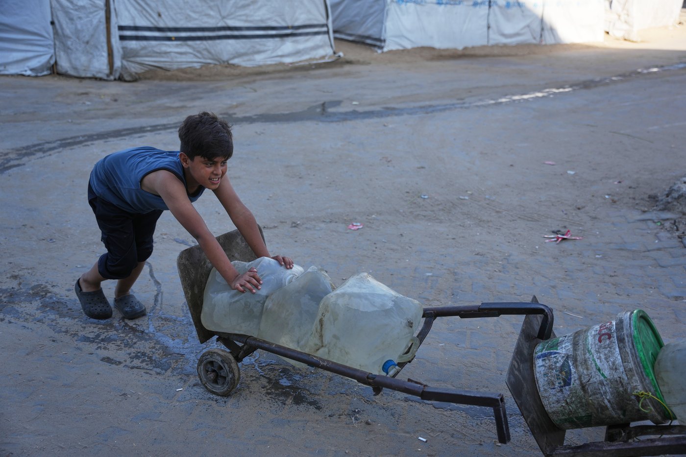 UNICEF Gaza chief says Israeli destruction, restrictions squandering Canadian aid | iNFOnews.ca