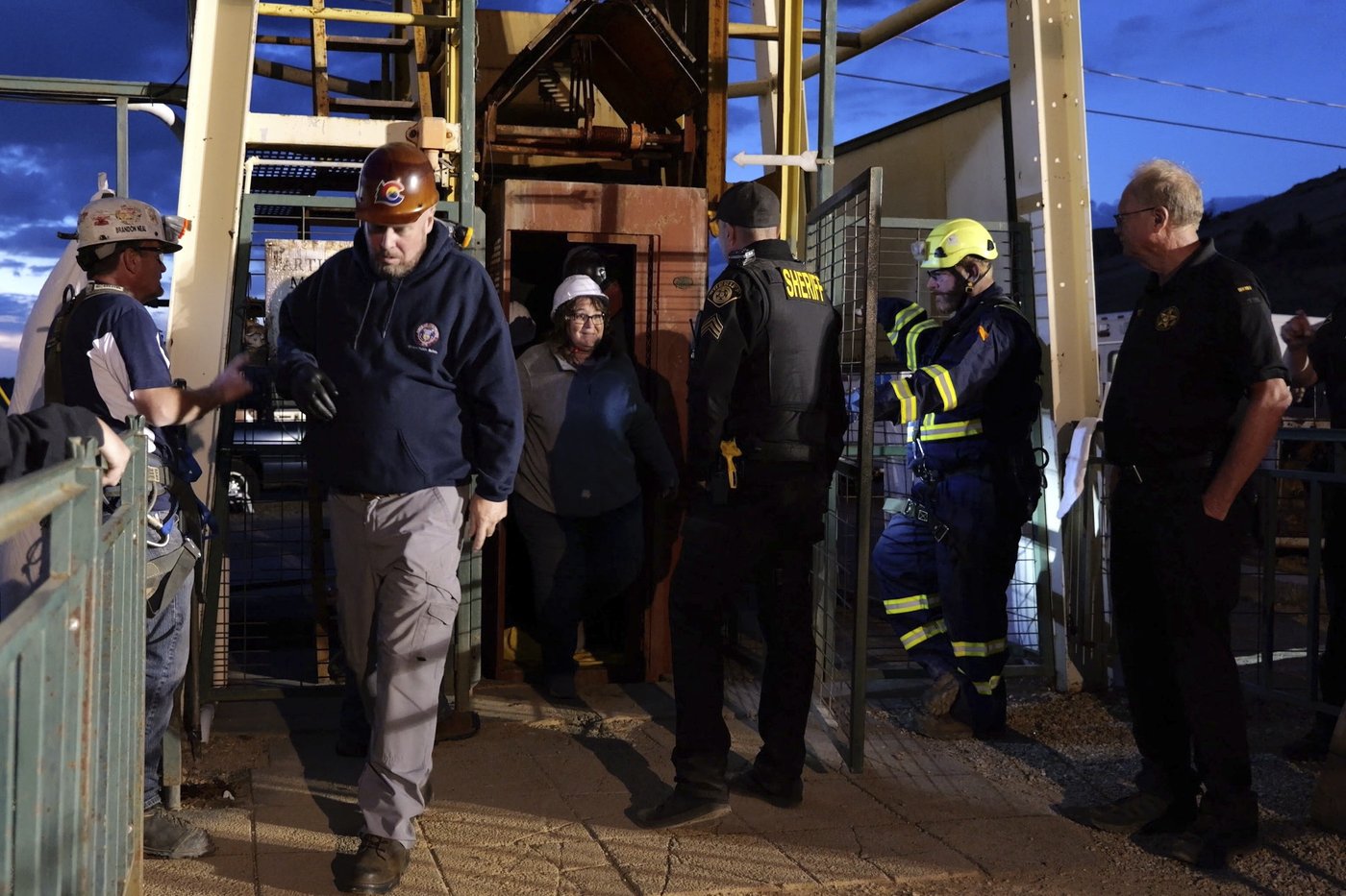 Elevator door was 'broken' during Colorado mine tour accident that killed 1 and trapped 12 | iNFOnews.ca
