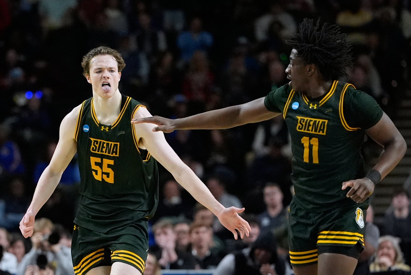 No. 1 overall seed Duke survives 16-seed Siena, rallies for 71-65 win in 1st round of March Madness | iNFOnews.ca