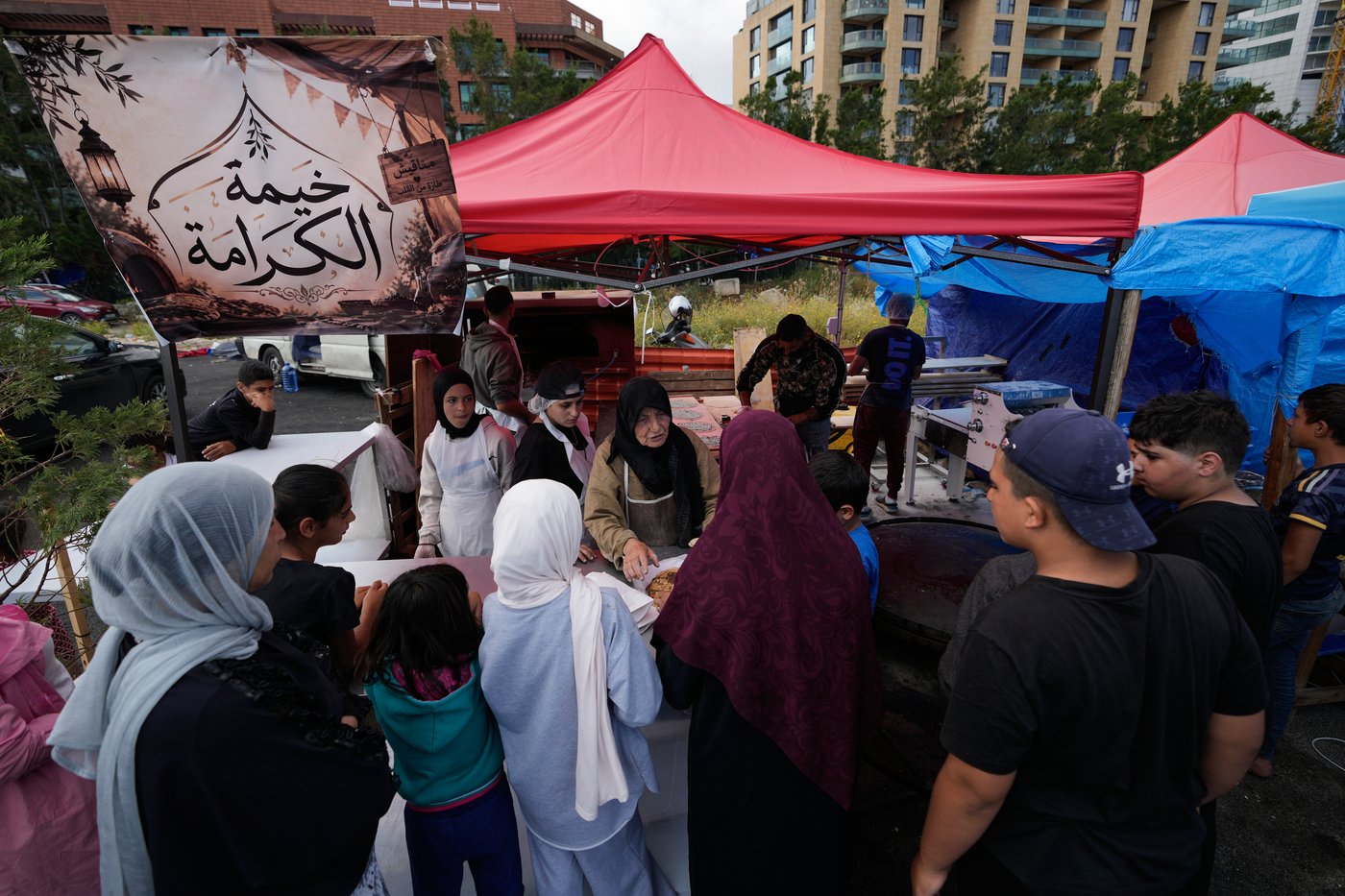 A displaced Lebanese grandmother feeds thousands of compatriots who fled war | iNFOnews.ca