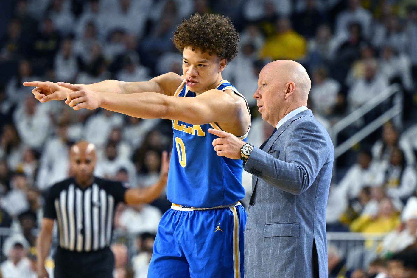 No. 2 Michigan routs UCLA 86-56, earns shot at No. 1 in AP Top 25 after Arizona loss | iNFOnews.ca