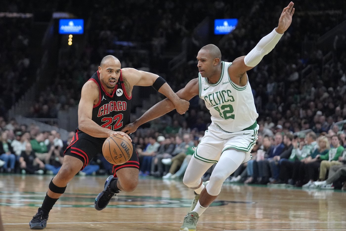 Zach LaVine scores season-high 36 points to help the Bulls hold off the Celtics 117-108 | iNFOnews.ca