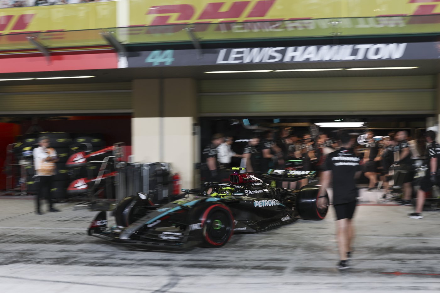 Hamilton gets apology from Mercedes after qualifying debacle in his last race with team | iNFOnews.ca