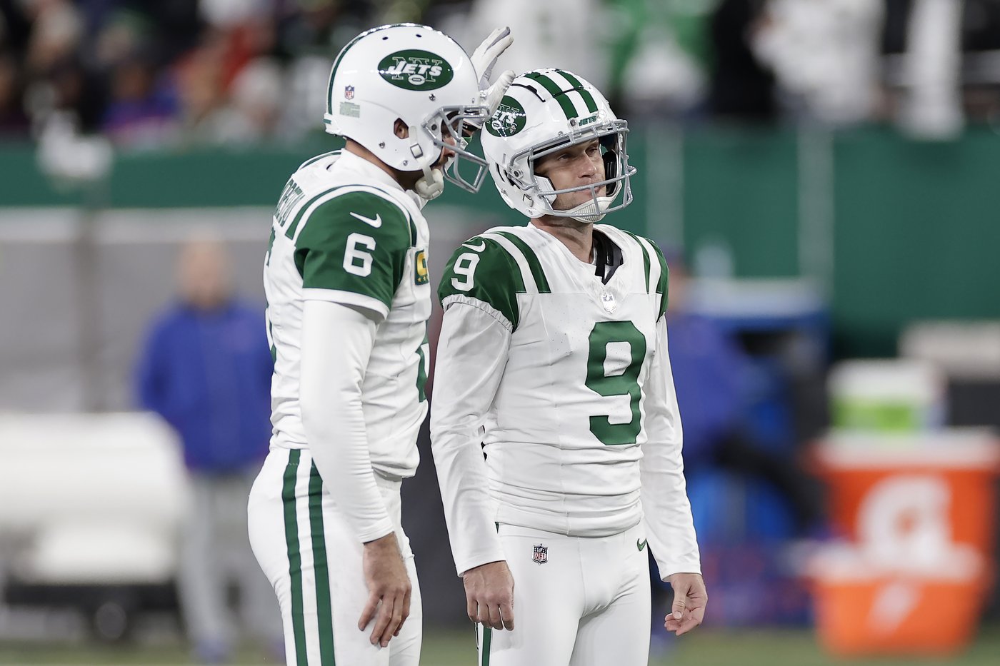 Allen and Bills overcome Rodgers' Hail Mary and beat Jets 23-20 to take control in AFC East | iNFOnews.ca