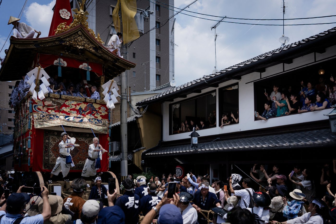 A centuries-old festival in Japan brings Shinto traditions and towering floats to the streets | iNFOnews.ca A centuries-old festival in Japan brings Shinto traditions and towering floats to the streets | iNFOnews.ca