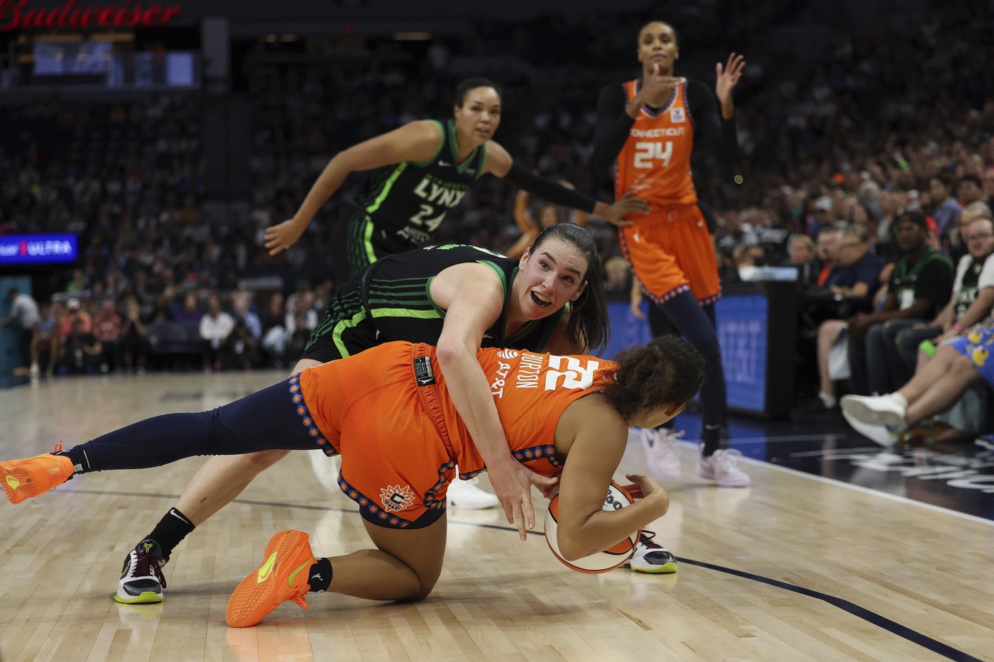 Lynx top Sun 77-70 in Game 2 to even WNBA semifinals behind Collier's supporting cast | iNFOnews.ca