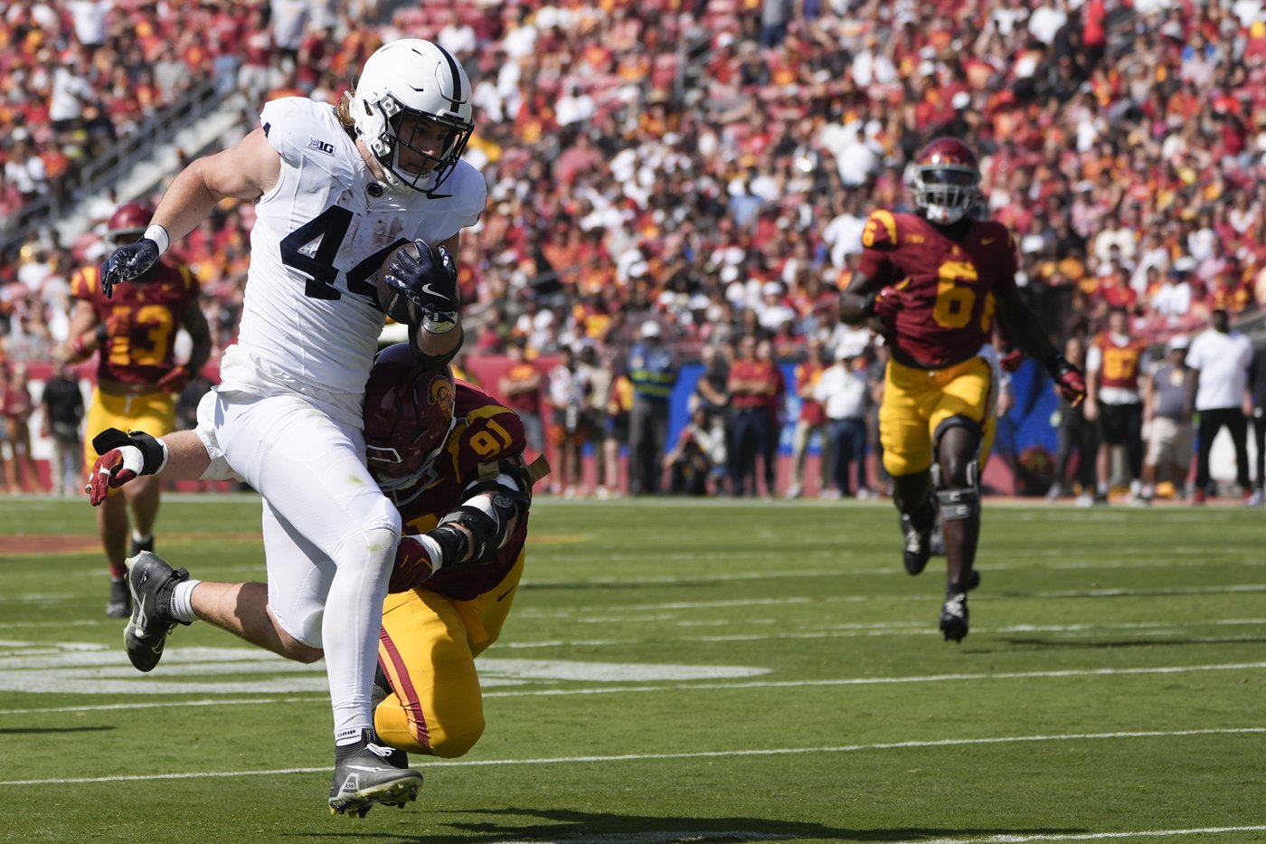 AP Player of the Week: Penn State's Tyler Warren set TE receiving record with 17 catches against USC | iNFOnews.ca
