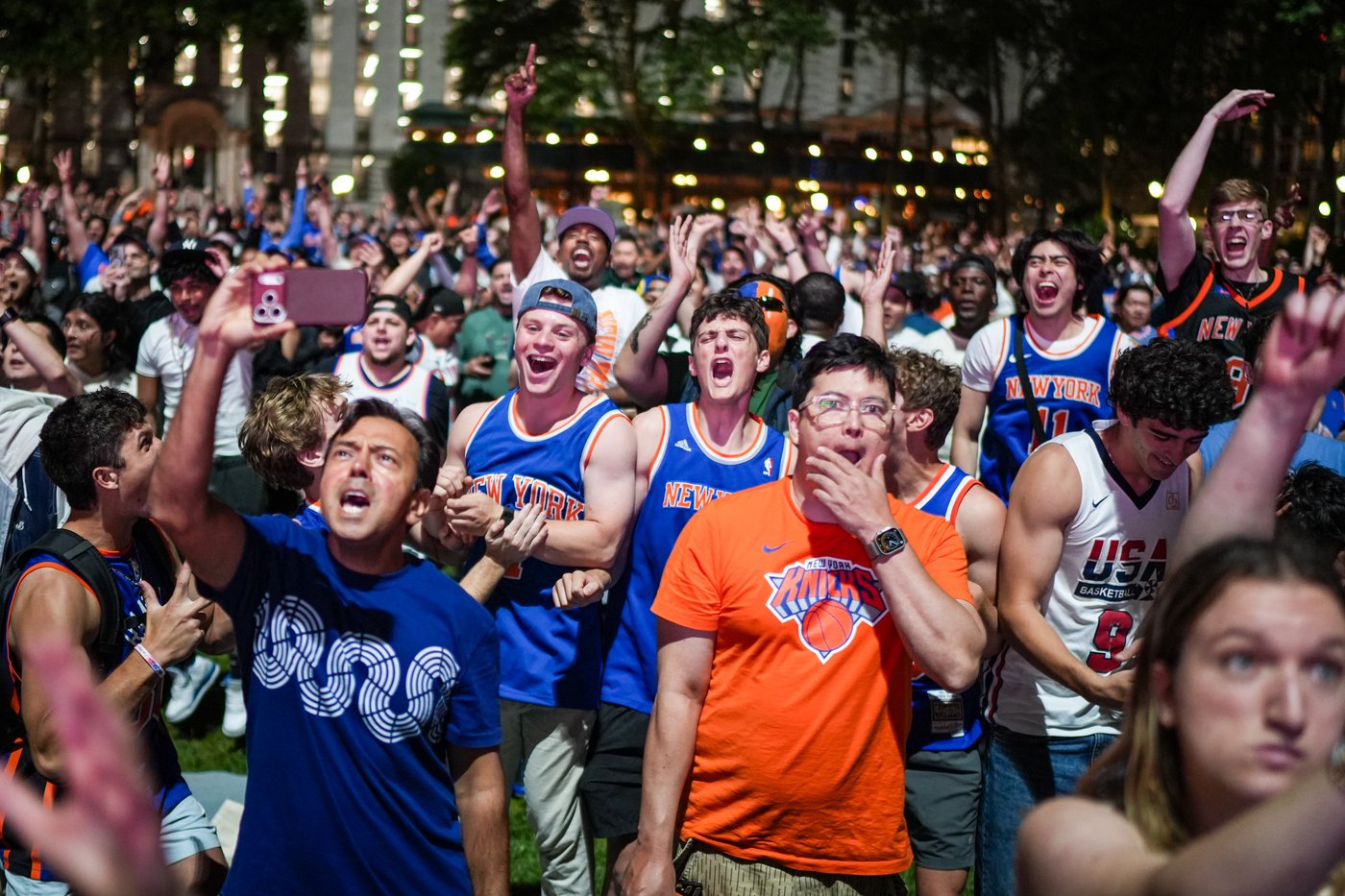 Knicks fever is colliding with World Cup buzz, and New York soccer bars are trying to juggle both | iNFOnews.ca