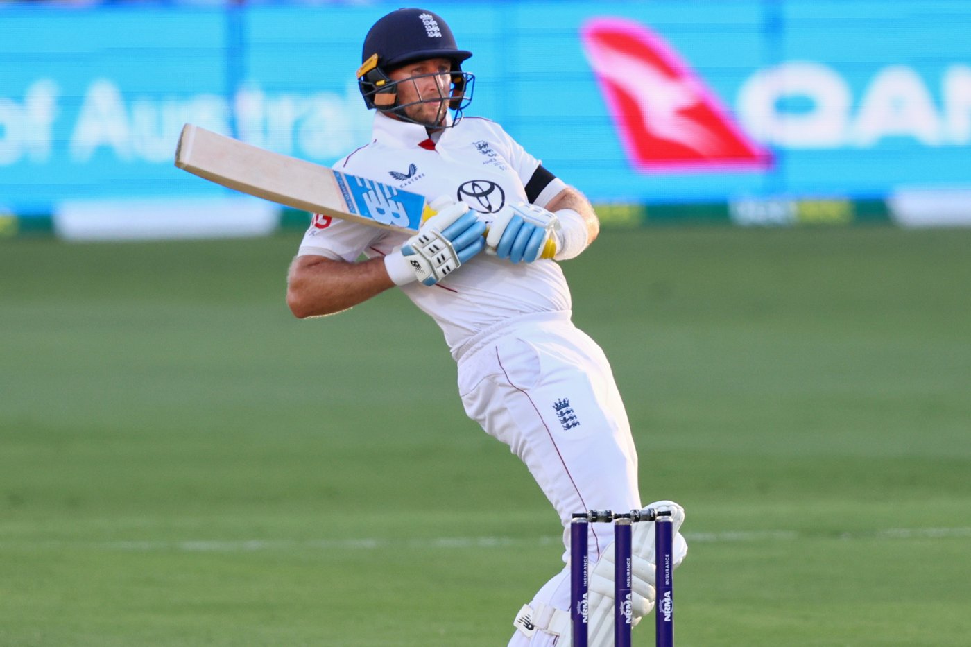 Root's first century in Australia tops Starc's 6 wickets as England takes honors on Day 1 | iNFOnews.ca Root's first century in Australia tops Starc's 6 wickets as England takes honors on Day 1 | iNFOnews.ca