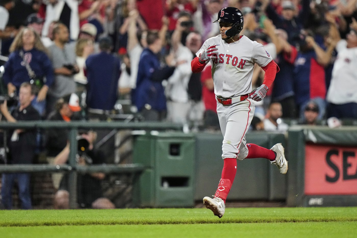 Boston OF Ceddanne Rafaela all smiles after HR caps eventful night | iNFOnews.ca