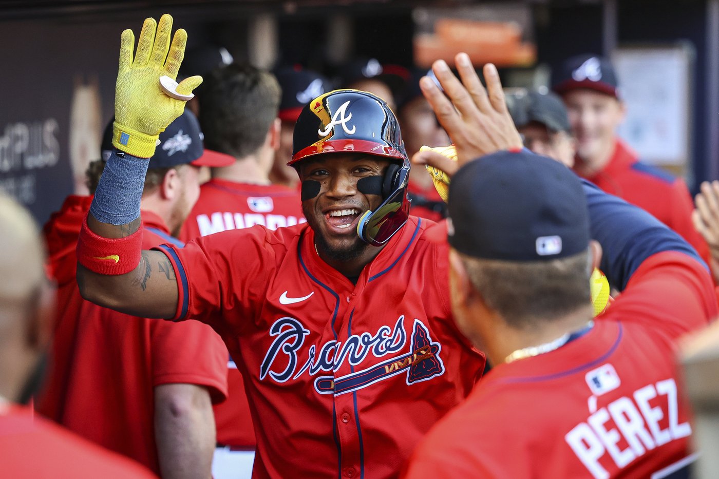 Machado homers in 9th as Padres overcome Acuña's dramatic return, beat Braves 2-1 to end 6-game skid | iNFOnews.ca Machado homers in 9th as Padres overcome Acuña's dramatic return, beat Braves 2-1 to end 6-game skid | iNFOnews.ca