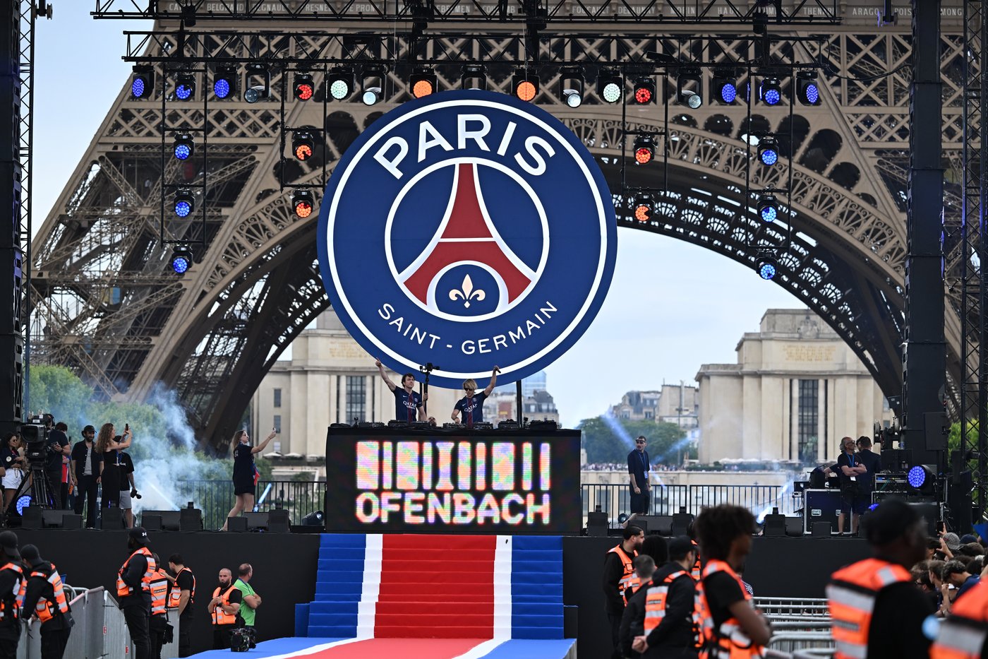 French capital hosts Paris Saint-Germain parade after clashes marred Champions League win | iNFOnews.ca