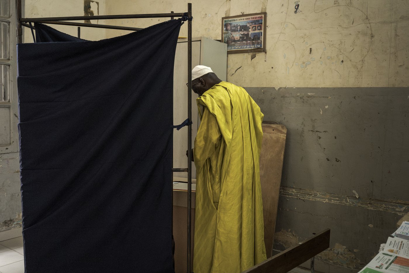 Senegal votes in election that will decide if president can carry out the reforms he promised | iNFOnews.ca