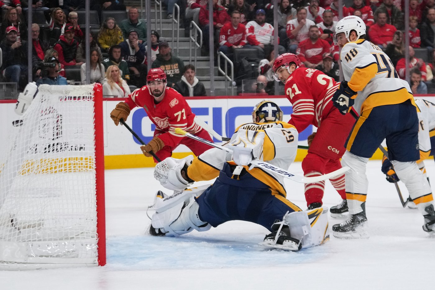 Predators score 5 in the 3rd period to end a 3-game slide with 6-3 win over Red Wings | iNFOnews.ca