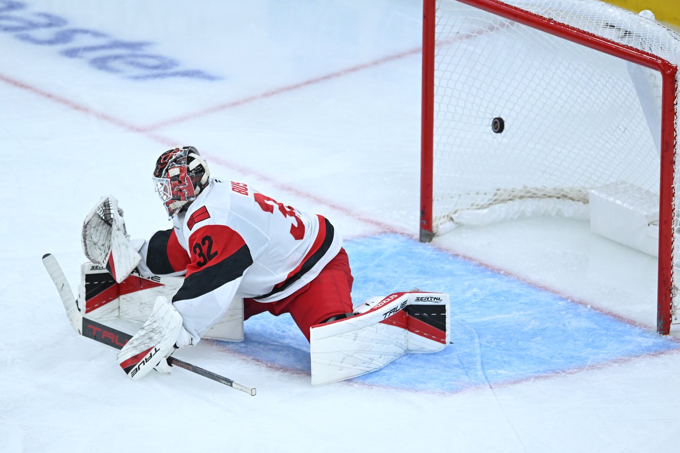 Jackson Blake and Jordan Martinook have a goal and an assist each as Hurricanes top Blackhawks 5-2 | iNFOnews.ca Jackson Blake and Jordan Martinook have a goal and an assist each as Hurricanes top Blackhawks 5-2 | iNFOnews.ca