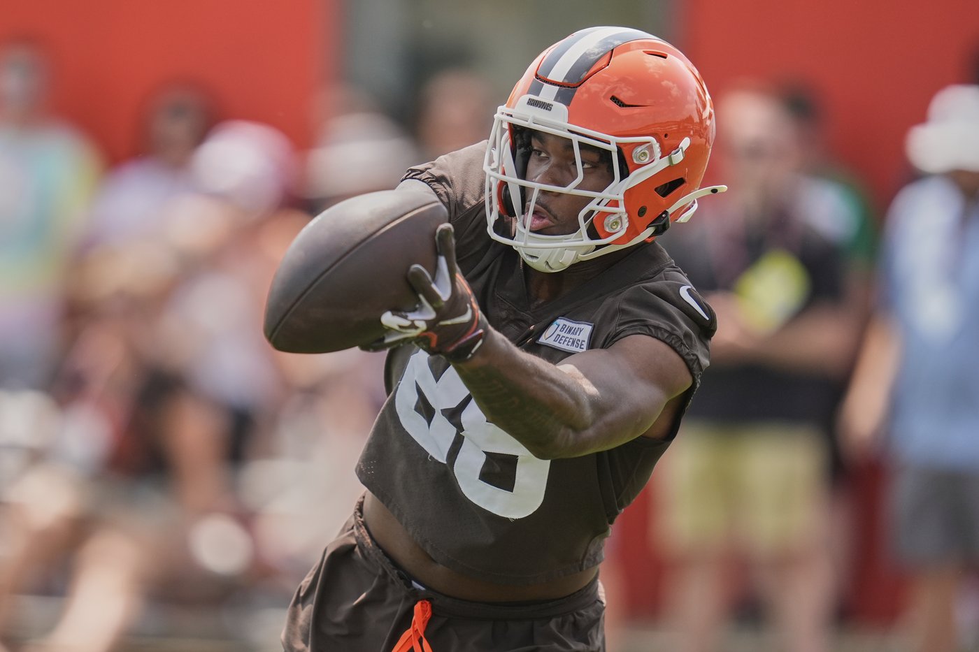 Shedeur Sanders shows promise but faces challenges in Browns' QB competition | iNFOnews.ca