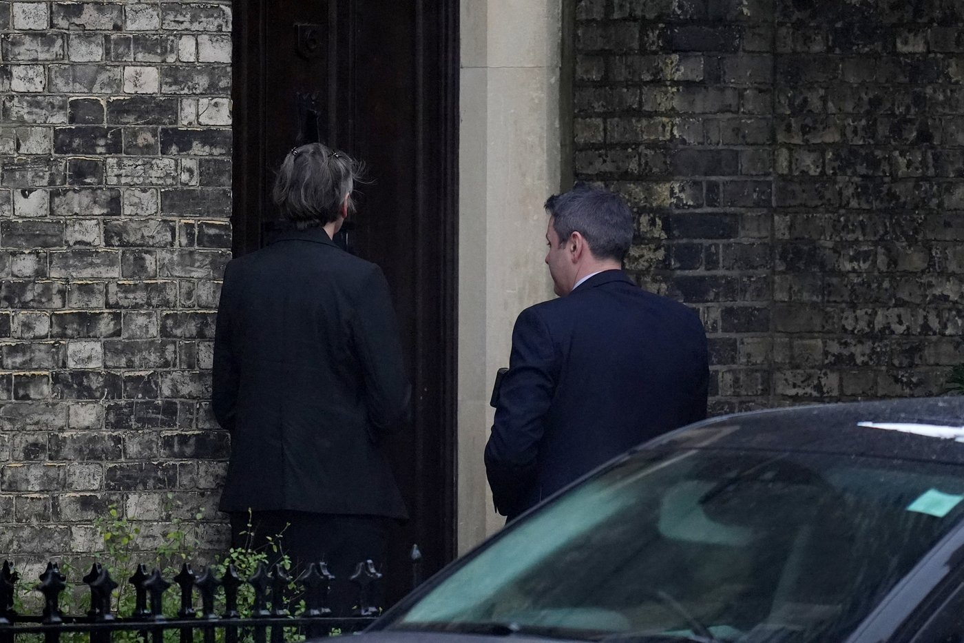 UK police search two properties linked to Peter Mandelson as part of Epstein probe | iNFOnews.ca