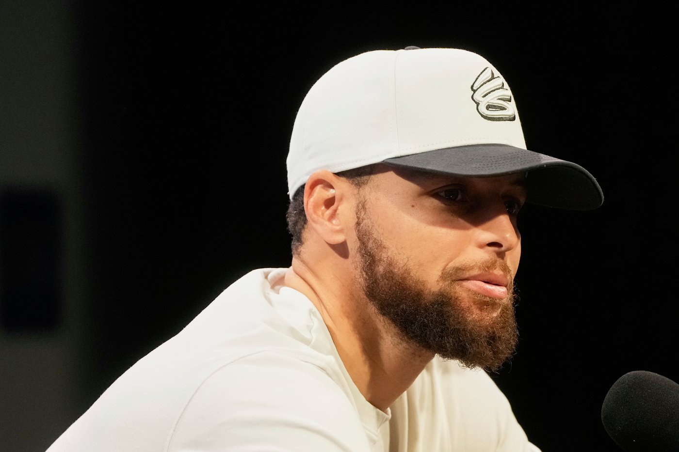 With 'basketball mortality' in mind, Stephen Curry looks to the near future for another title chance | iNFOnews.ca