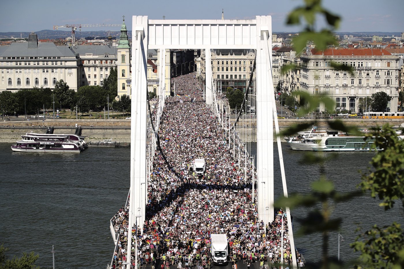 Around 100,000 march in Budapest Pride in open defiance of Hungary's ban | iNFOnews.ca