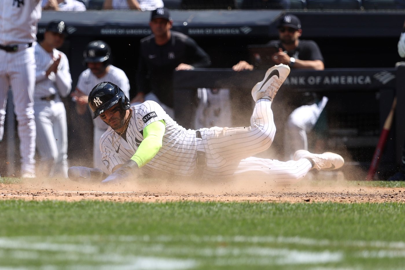 Bellinger and Chisholm hit 8th-inning homers that lead the Yankees over the Red Sox 6-1 | iNFOnews.ca Bellinger and Chisholm hit 8th-inning homers that lead the Yankees over the Red Sox 6-1 | iNFOnews.ca