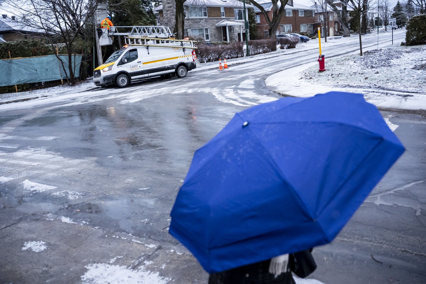 About 8,300 customers still without power in Quebec after ice storm | iNFOnews.ca About 8,300 customers still without power in Quebec after ice storm | iNFOnews.ca
