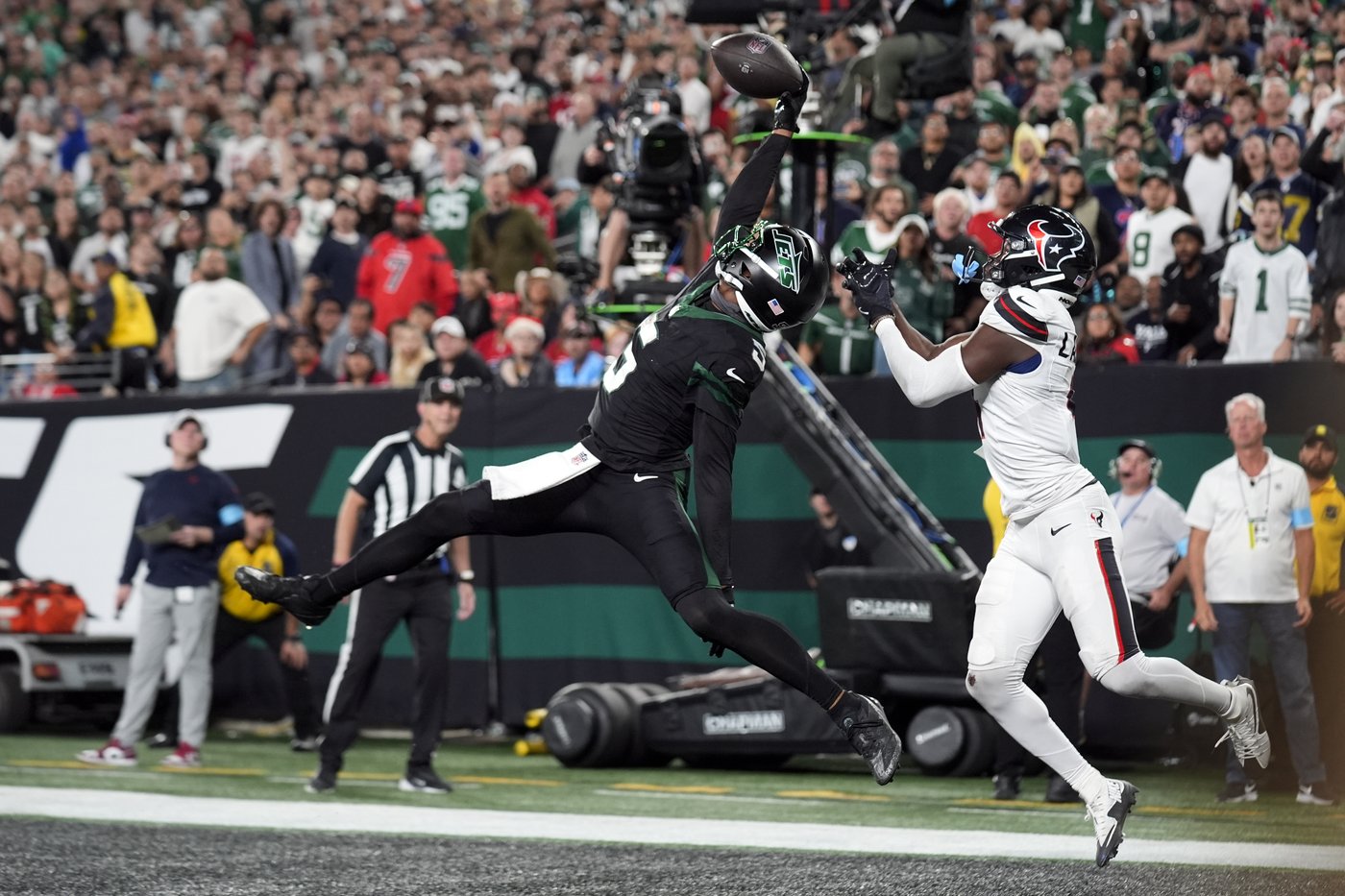 Garrett Wilson makes eye-popping TD catch, Jets beat Texans 21-13 to snap 5-game skid | iNFOnews.ca Garrett Wilson makes eye-popping TD catch, Jets beat Texans 21-13 to snap 5-game skid | iNFOnews.ca