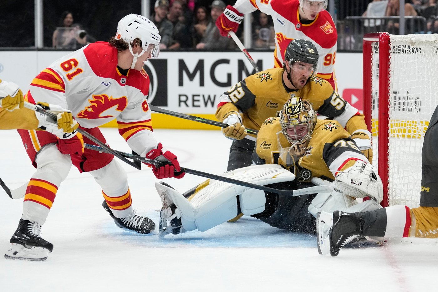 Stone has 3rd-period hat trick in the Golden Knights' 6-2 win over the Flames | iNFOnews.ca Stone has 3rd-period hat trick in the Golden Knights' 6-2 win over the Flames | iNFOnews.ca