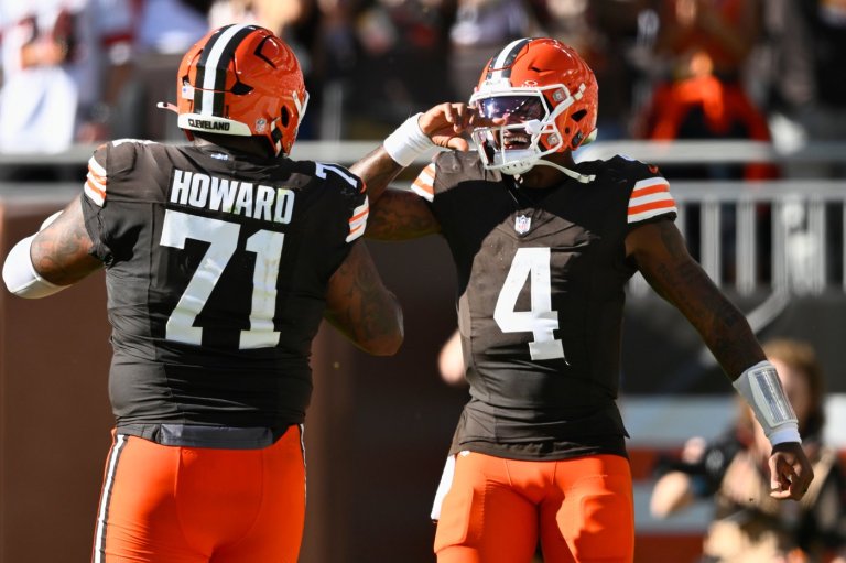 Deshaun Watson sparks a late Browns rally, sealing a 21-18 win over the Panthers | iNFOnews.ca