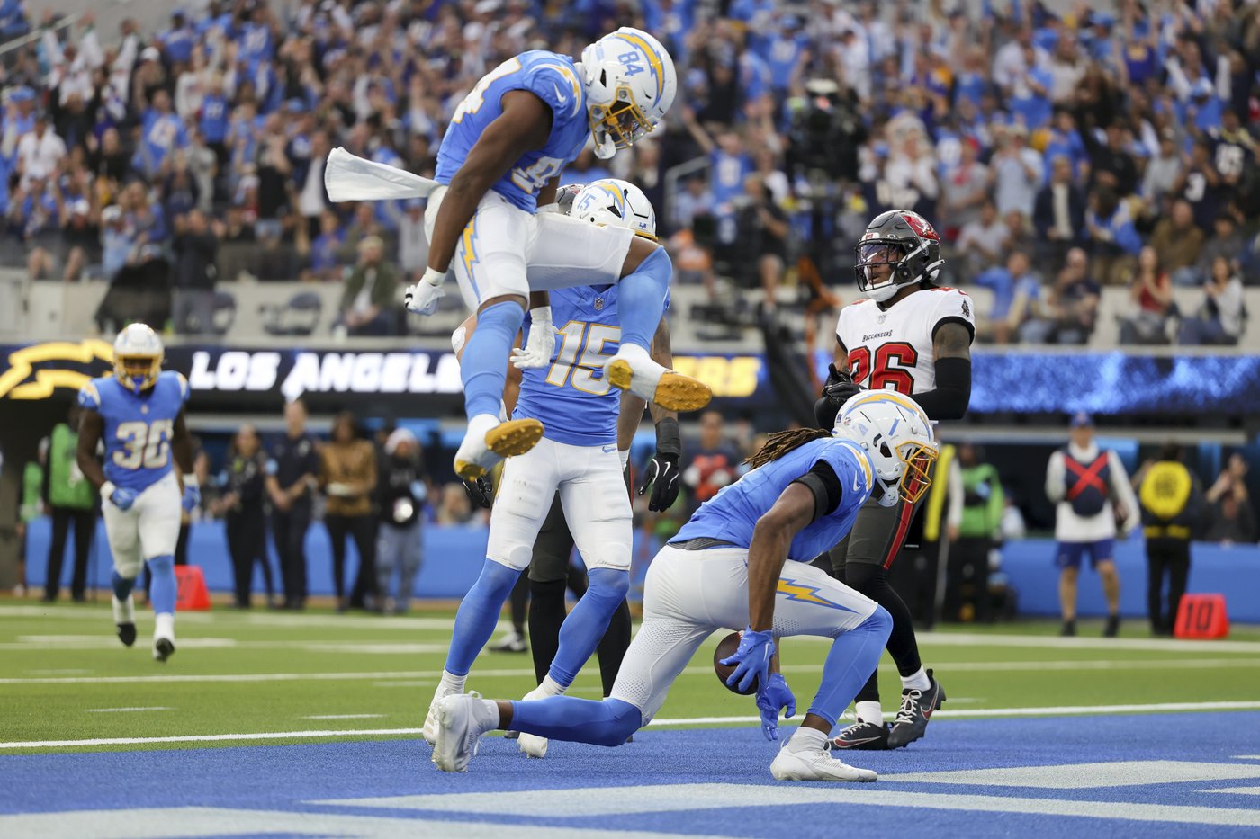 Chargers fall apart in a disastrous second half, capped by Herbert's first interception in 3 months | iNFOnews.ca Chargers fall apart in a disastrous second half, capped by Herbert's first interception in 3 months | iNFOnews.ca