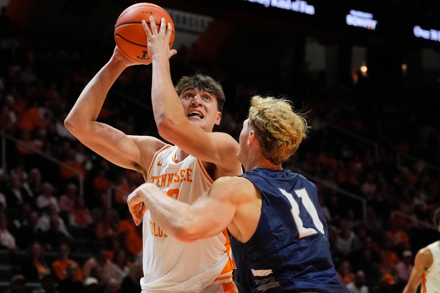Estrella's 23 points, 10 boards leads No. 20 Tennessee over North Florida 99-66 | iNFOnews.ca