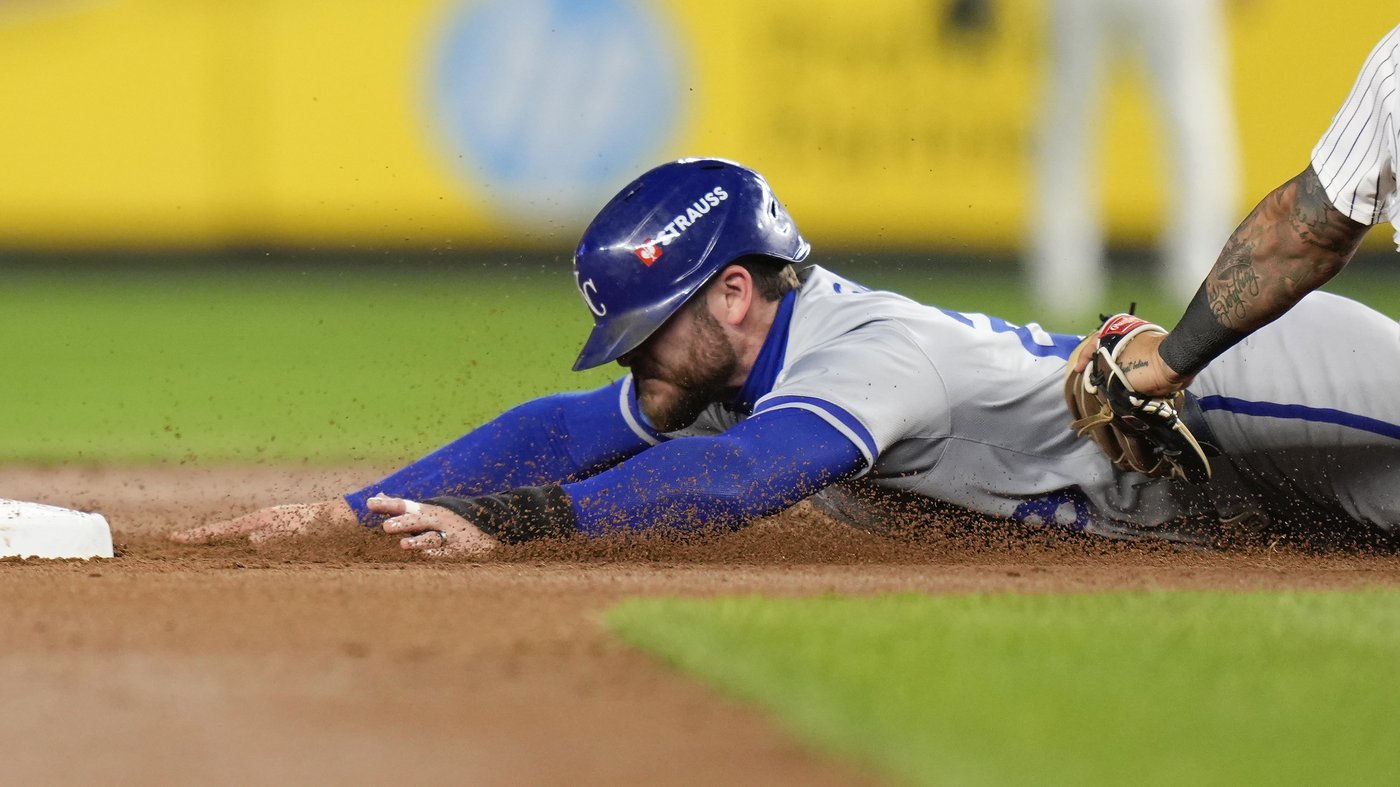 Royals face the Yankees in Game 3 of the ALDS, their first home playoff game since 2015 World Series | iNFOnews.ca
