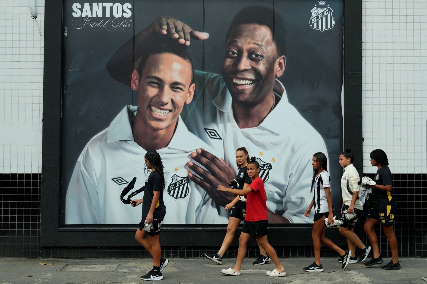 Soccer great Pelé's legacy shines on in his one-time home ahead of the World Cup | iNFOnews.ca Soccer great Pelé's legacy shines on in his one-time home ahead of the World Cup | iNFOnews.ca