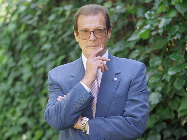 Reaction to death of actor Roger Moore at age 89 | iNFOnews.ca