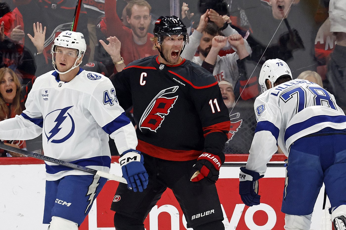 Kucherov scores go-ahead goal, two empty-netters to push Lightning past Hurricanes in season opener | iNFOnews.ca
