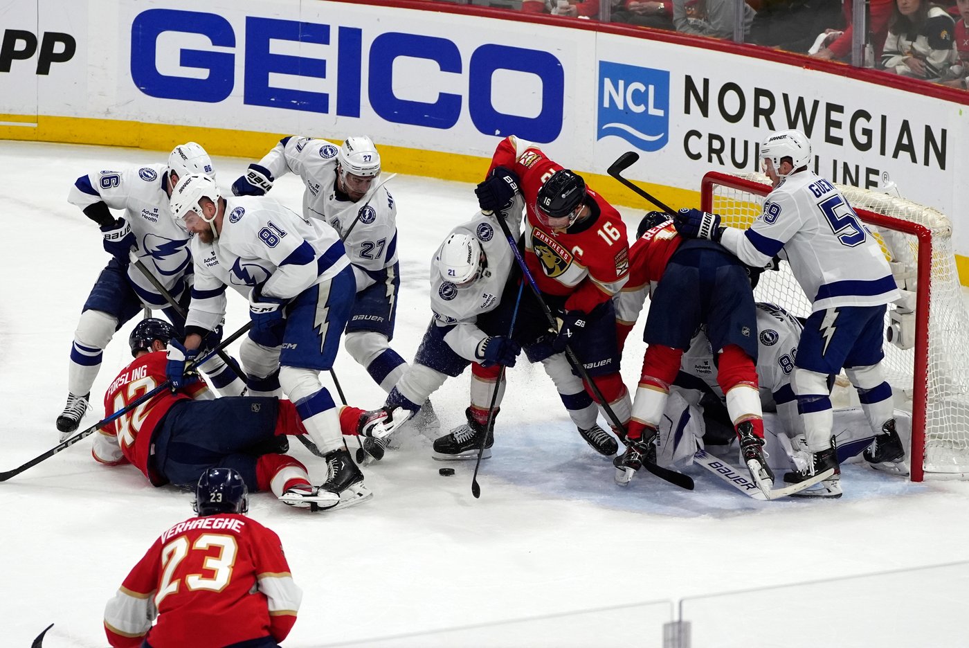 NHL playoffs: Panthers score twice in 11 seconds to beat Lightning, take 3-1 series lead | iNFOnews.ca